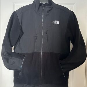 The North Face Men's Black Retro Denali Fleece Jacket in Men’s Medium